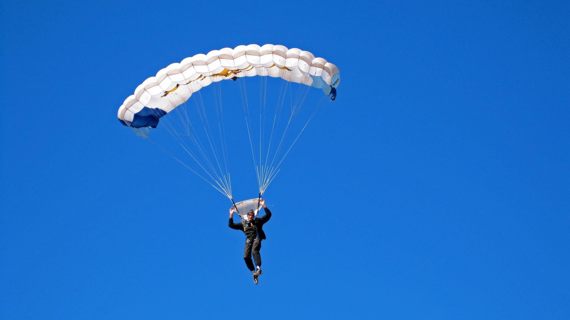 RNG主教练在采访中详述选手训练细节，rng的主教练